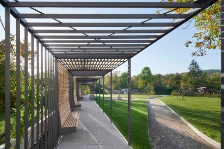 Dorfplatz Pergola